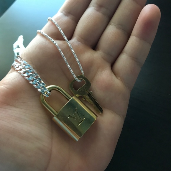 Silver Chain With Louis Vuitton Lock - Picture 11 of 11